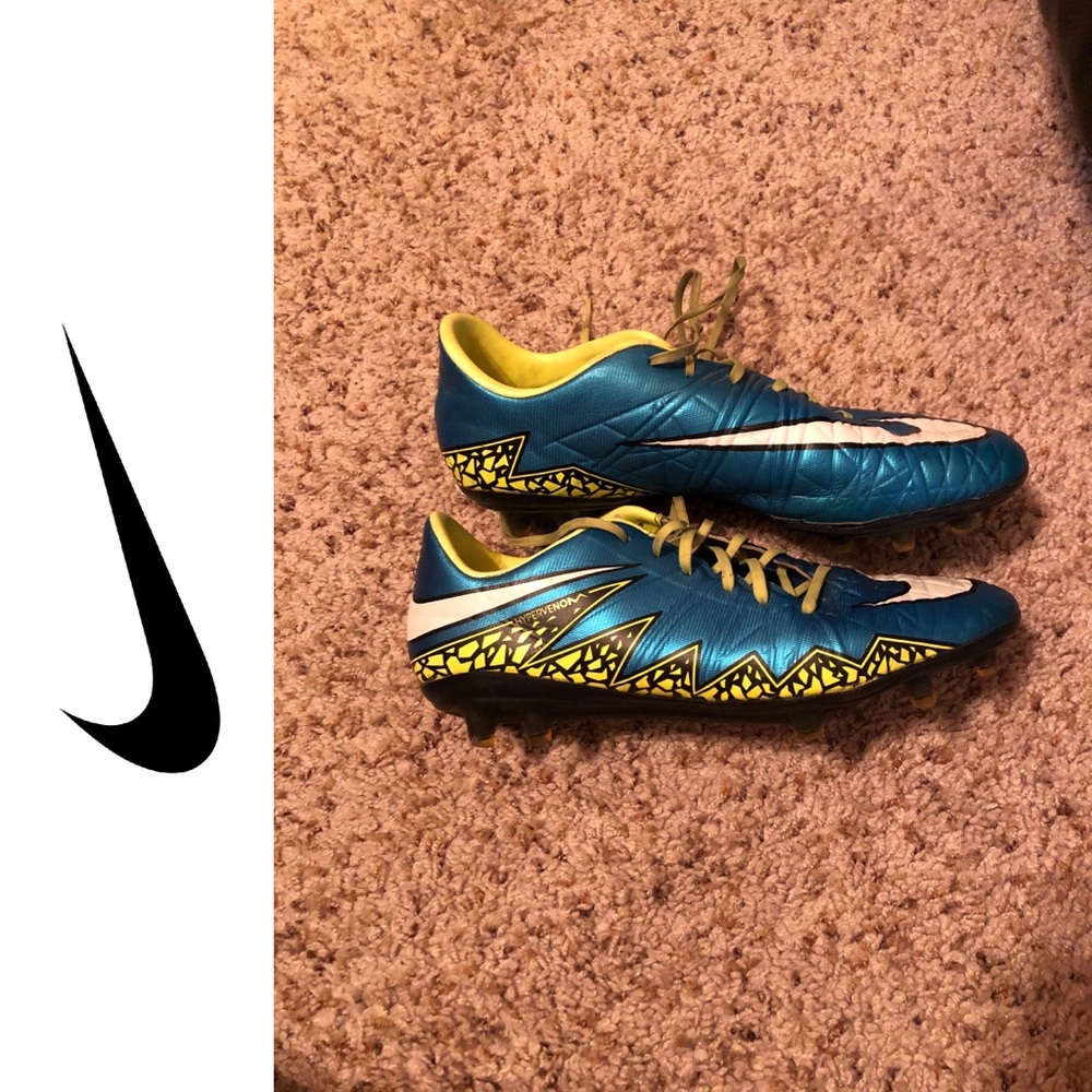 Women’s Nike Hypervenom Sz. 8 Soccer